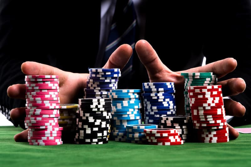 Quan sát đối thủ - Thủ thuật và kỹ năng chơi poker online